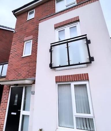 3 Stories, 5 Bedroom House In Prime Location With Balcony And Shared Garden Liverpool Exterior foto