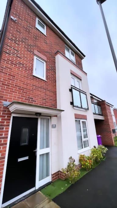 3 Stories, 5 Bedroom House In Prime Location With Balcony And Shared Garden Liverpool Exterior foto