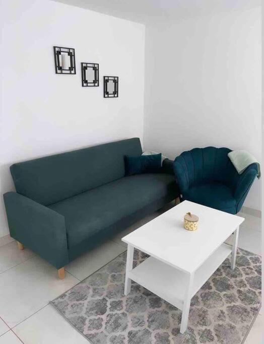 3 Stories, 5 Bedroom House In Prime Location With Balcony And Shared Garden Liverpool Exterior foto